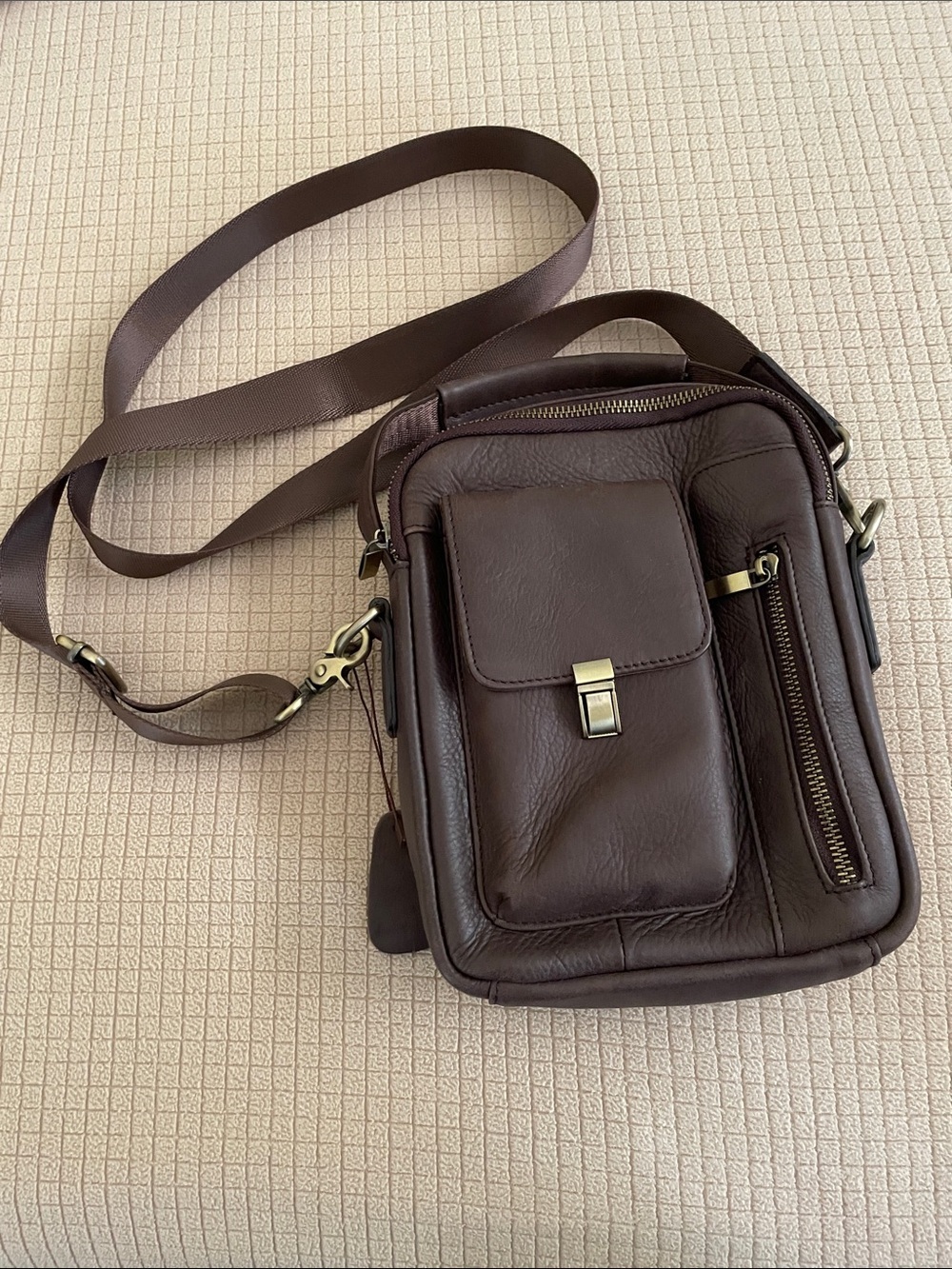 Men's Leather Messenger Men Crossbody Bag - Picture 4 of 4